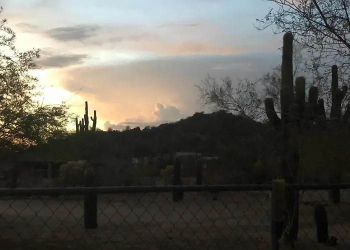Tropical Mountain Valley Casita Mesa