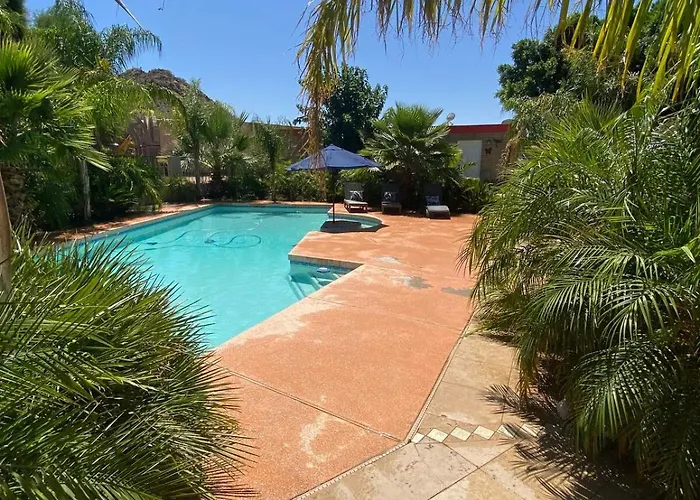 Tropical Mountain Valley Casita * Mesa