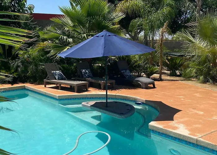 Tropical Mountain Valley Casita Guest house